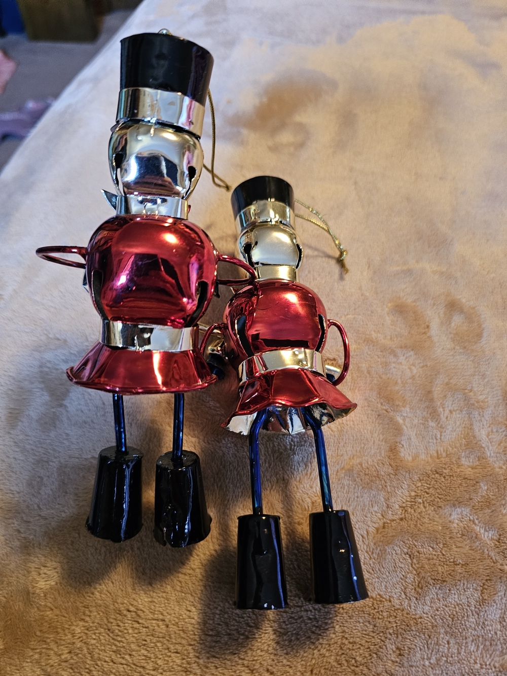 Festive Red and Black Nutcracker Musician Ornaments - Unbranded - Picture 4 of 5